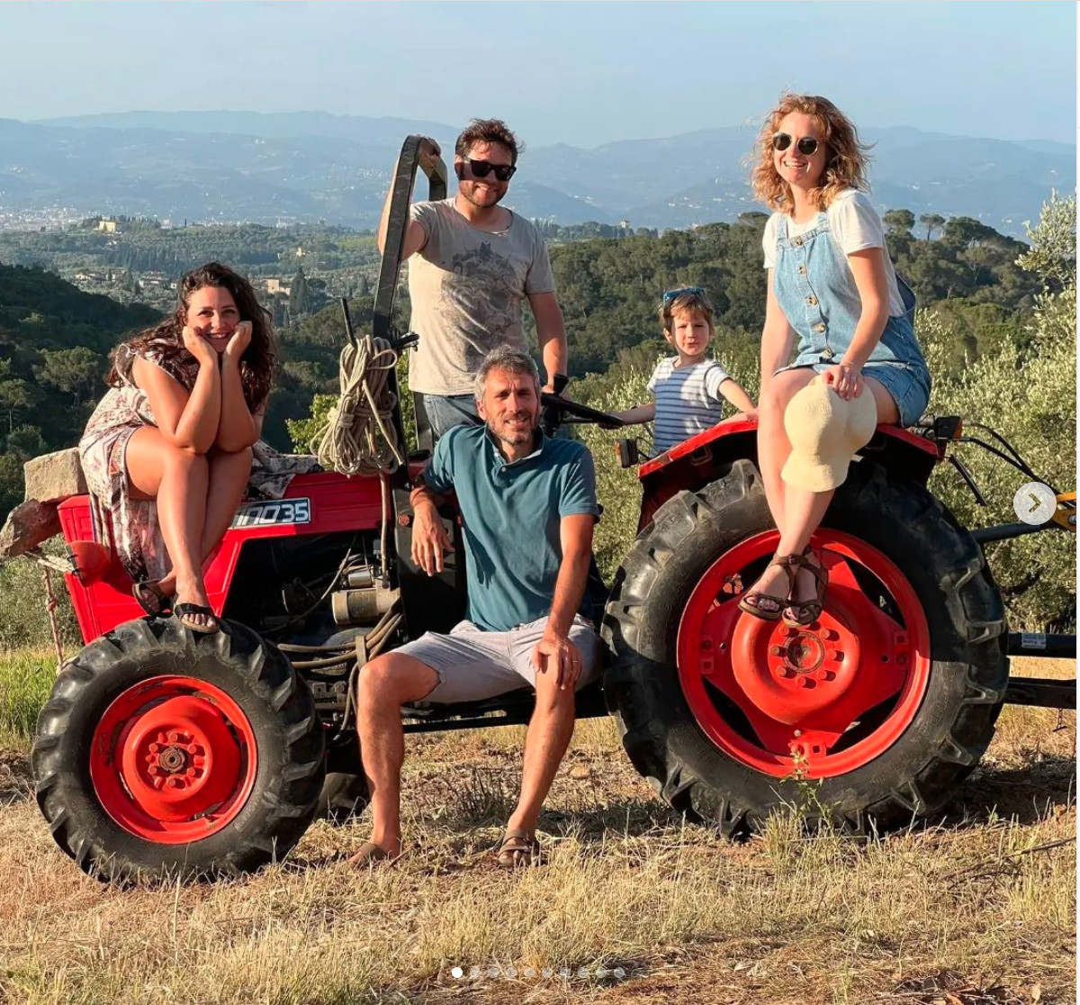 Chiara, Andrea, Lapo, Giulia, Stefano e il trattore...
